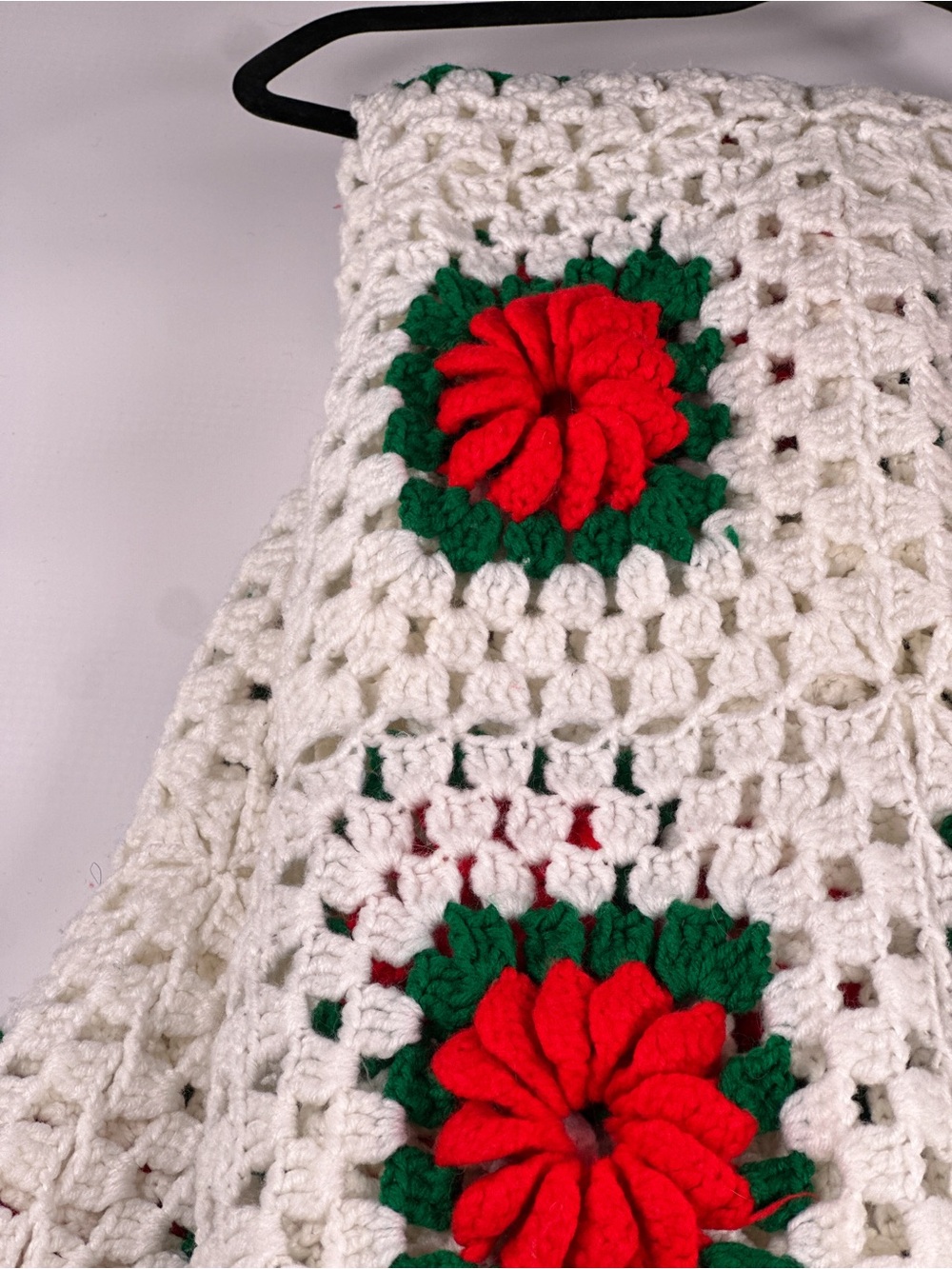 Handmade Crochet Afghan 3D Poinsettia Granny Square Red White 79x74 - Picture 6 of 10